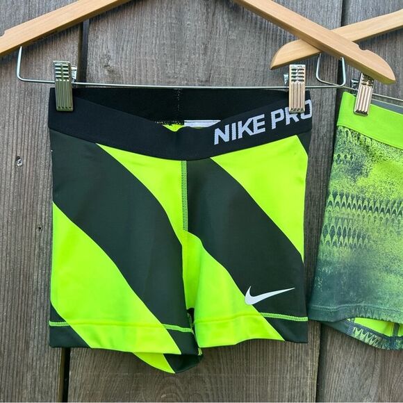 NIKE PRO Shorts Womens Sz Small Compression Training 3.0"  Neon NWOT Spandex - Picture 2 of 15